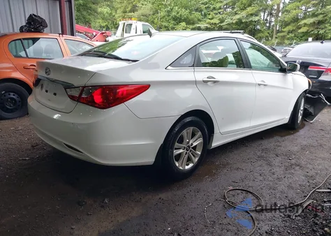 2013 Hyundai Sonata Gls z USA, uszkodzony, nr VIN 5NPEB4AC8DH647044